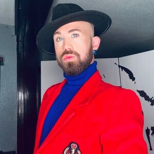 Meet your Posher, Olivur